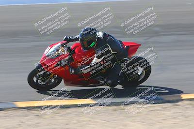 media/Nov-06-2023-Moto Forza (Mon) [[ce023d0744]]/2-Advanced Group/Session 2 (Bowl Speed Pans)/